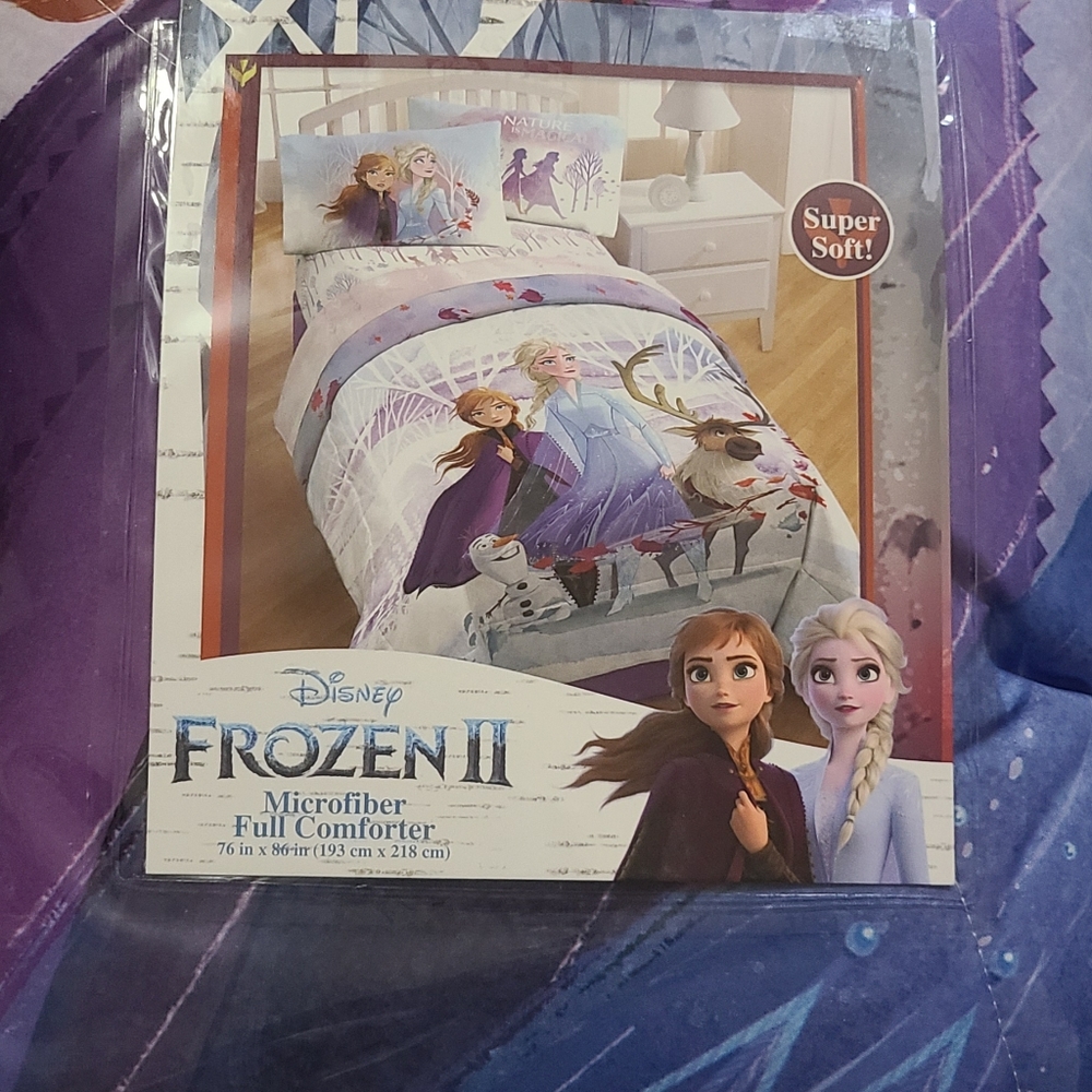 Full size Frozen II comforter